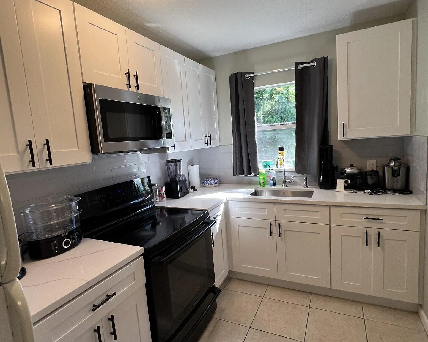 2 bed, 1.0 bath, 870 sqft, $2,000 — Photo 1