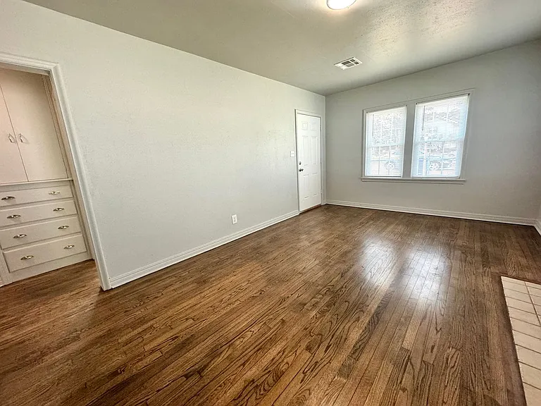 1015 N Delaware Pl — Photo 4