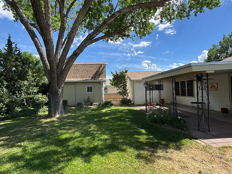 4304 Andrew Dr NE — Photo 20