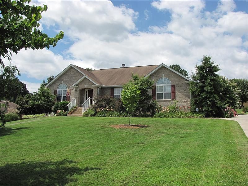 1st image of 541 Sweet Briar Dr