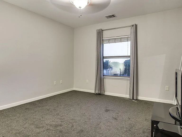 2548 Wedglea Dr — Photo 22