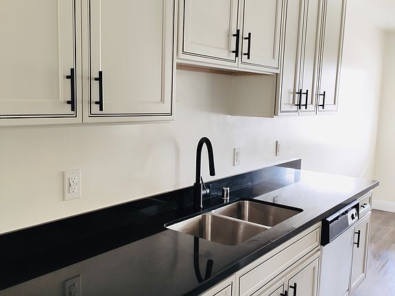 2nd image of 2865 Alma St #2869