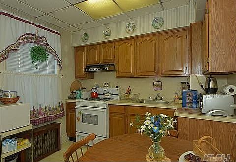 4th image of 10211 81st St
