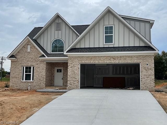 1st image of 1661 Wisteria Dr