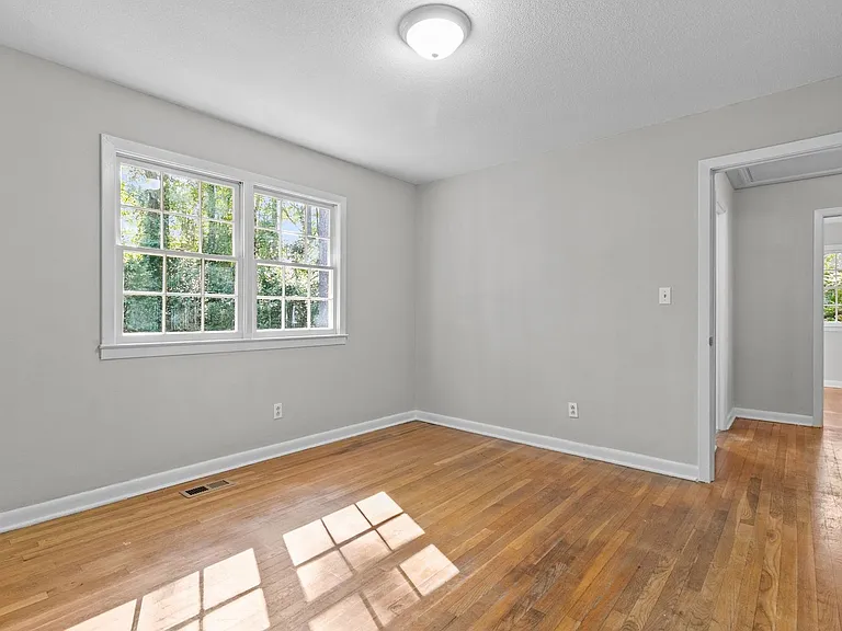 7505 Crown Ave — Photo 12