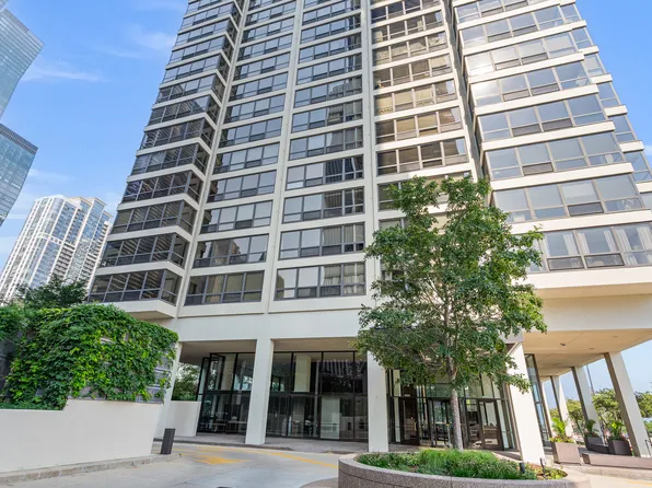 360 E Randolph St APT 503, Chicago, IL 60601