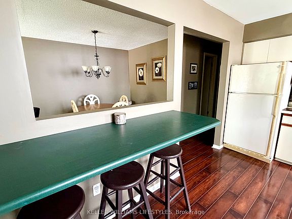 5th image of 95 Bonaventure Dr