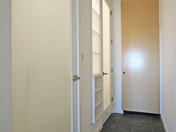 5th image of 1942-48 N Front St #304