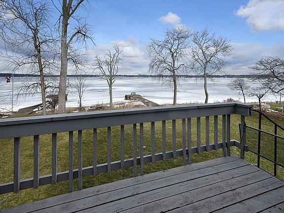 4th image of 3564 S Memorial Shoreway Dr
