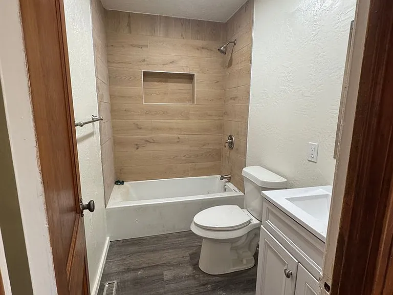 1604 W Juniper St #423 — Photo 4