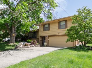 929 14th St, West Des Moines, IA 50265