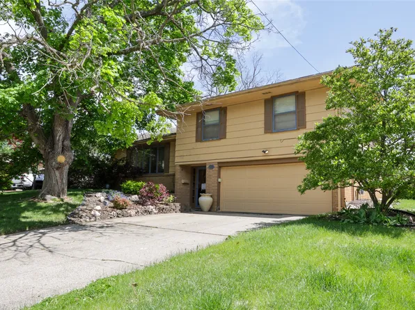 929 14th St, West Des Moines, IA 50265