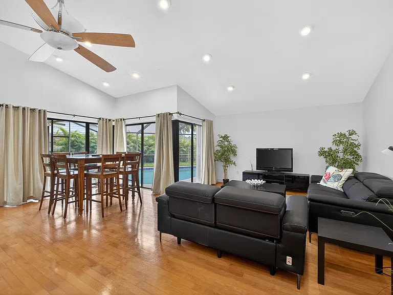 1773 Wiltshire Village Dr — Photo 5
