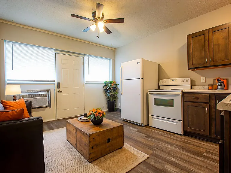 11501 Richland Dr — Photo 1