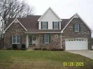 2906 Heatherfield Dr, Woodlawn, TN 37191