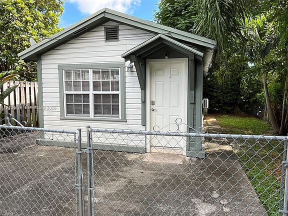 2nd image of 4176 SW 9th St #B