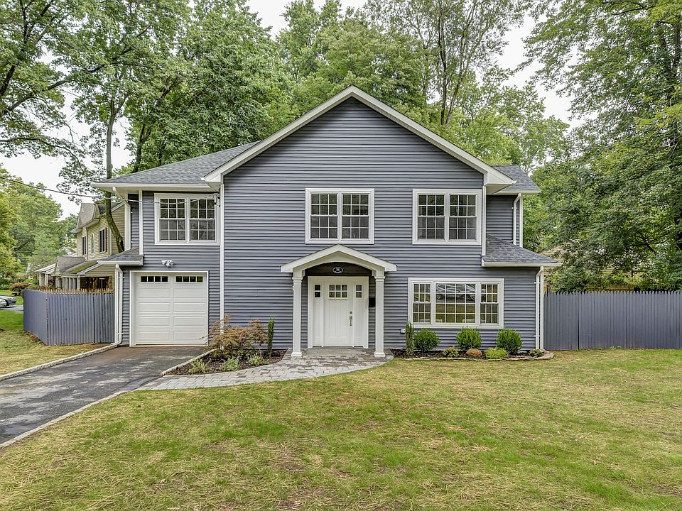 56 Elmwood Drive, Livingston