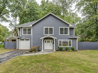 56 Elmwood Dr, Livingston, NJ 07039