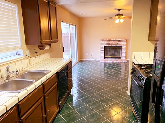 3rd image of 3262 Nicole St