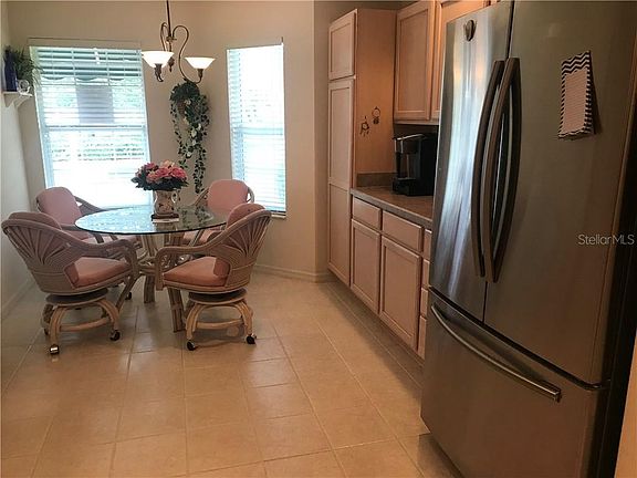 5th image of 857 Dowding Way