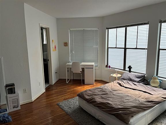 4th image of 5223 Yoakum Blvd