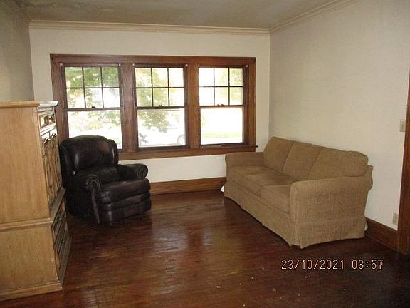 4th image of 1321 12th St