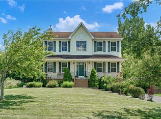 17 Mayer Dr, Highland, NY 12528