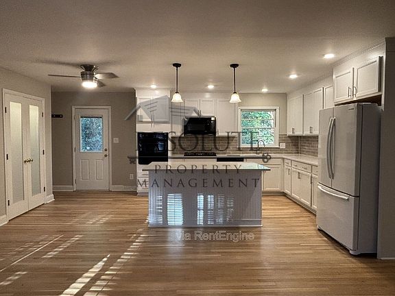 2nd image of 4812 Radcliff Rd