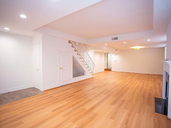 5th image of 1258 Barry Ave APT 1