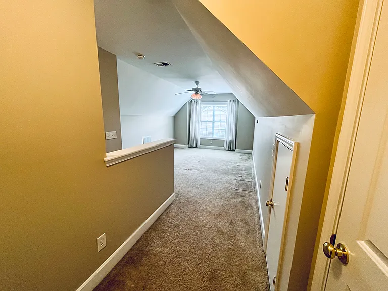 284 Viareggio Rd — Photo 23