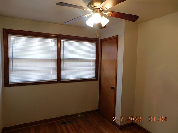 4th image of 9954 Gloucester Dr