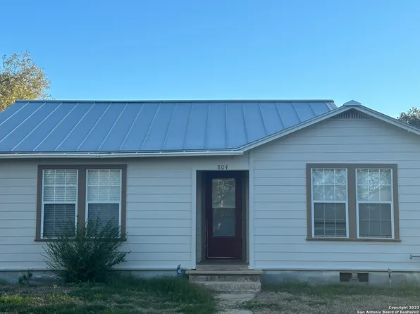 804 COY ST, Poth, TX 78147