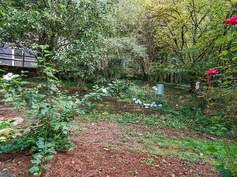 81 Hampshire Ct — Photo 31