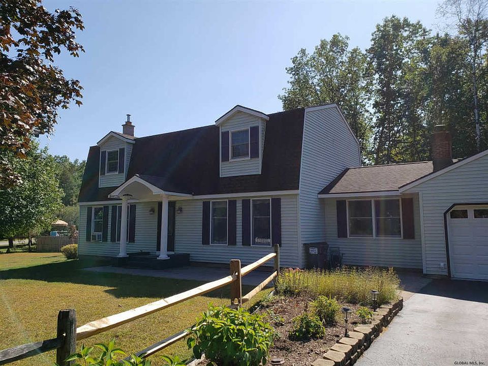1st image of 11 Oxford Dr