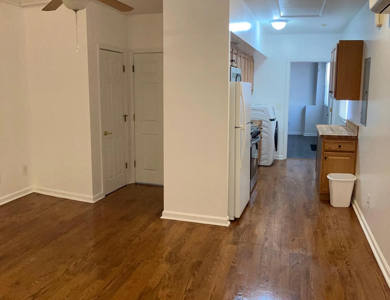 2 bed, 1.0 bath, 2080 sqft, $1,550 — Photo 4