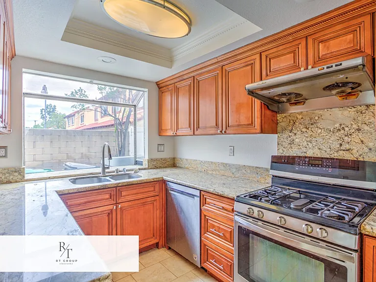 13006 Parkview Dr — Photo 8