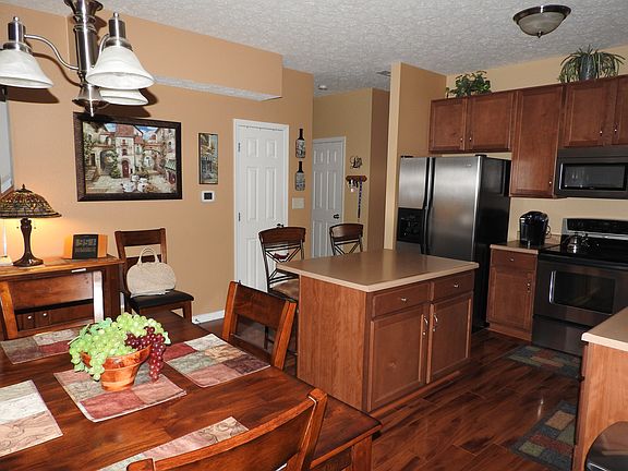 5th image of 1862 Irish Lake Ln