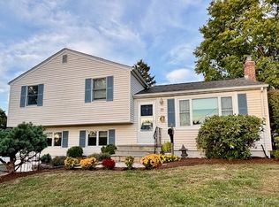 19 Saddle Hill Cir, Newington, CT 06111