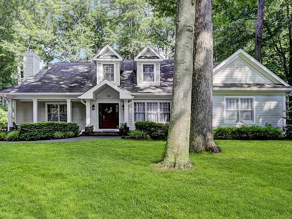 2nd image of 159 Greenoak Blvd