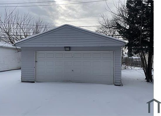 2nd image of 9810 Sladden Ave