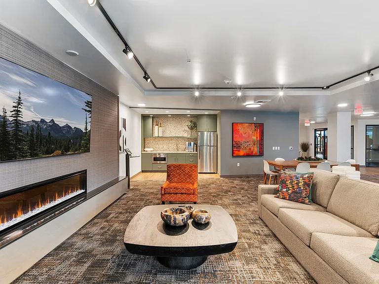 Solera Apartments — Photo 10