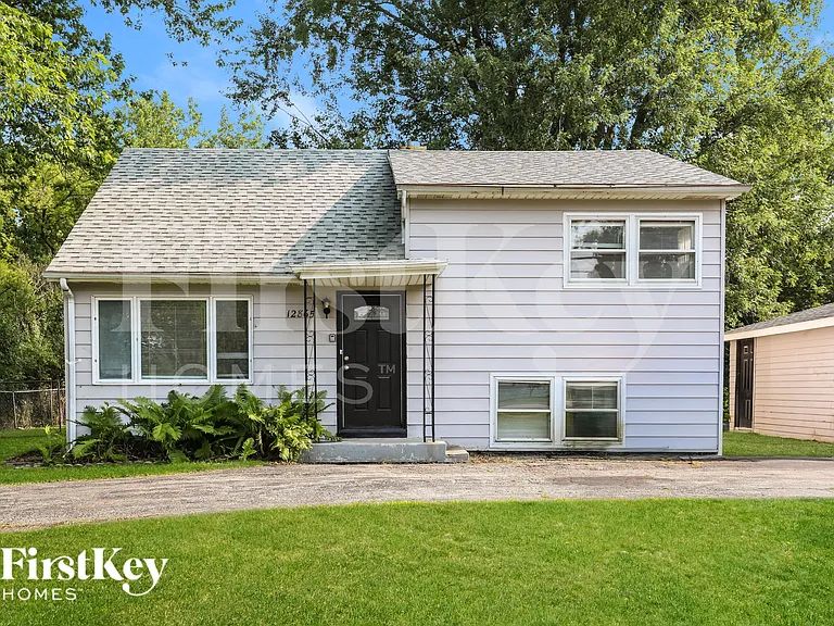 12865 W Highland Ave — Photo 1