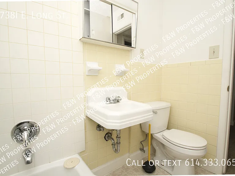 1738I E Long St — Photo 13