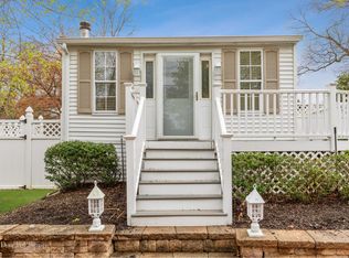 5 Vine Rd, Rocky Point, NY 11778