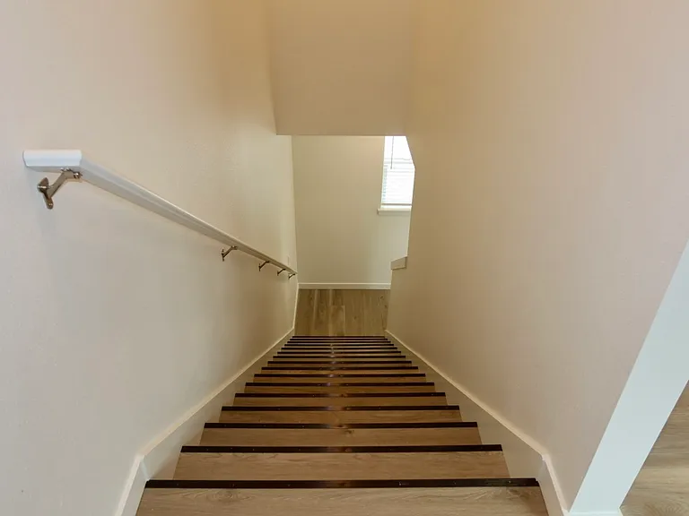 704 Elkins Way SE — Photo 27