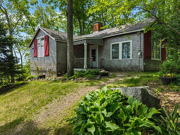 2nd image of 32 Seapoint Rd