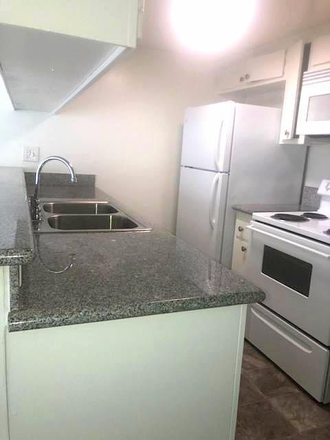 1st image of 144 S Doheny Dr #3562