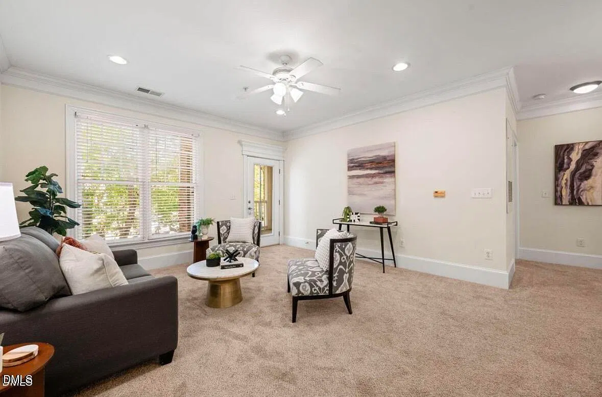1 bed, 1.5 bath, 806 sqft, $1,975 — Photo 4