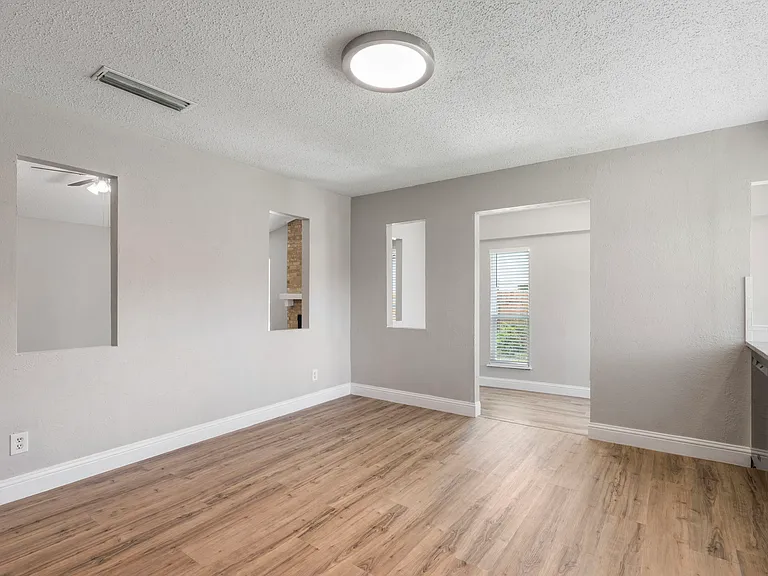 2032 Cedarwood Dr — Photo 8