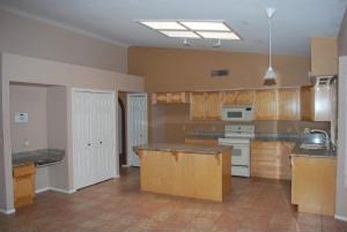 4th image of 15847 N 60th Way